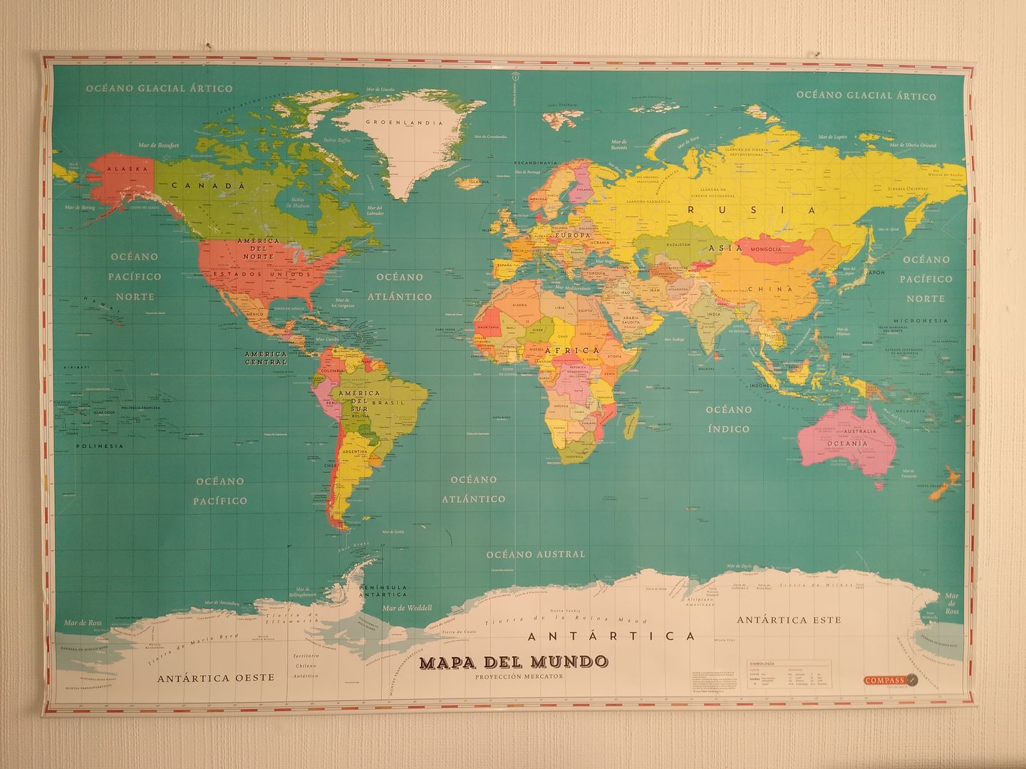 Customer photo review of Mapa del Mundo Político y Geográfico 2020 - Lámina