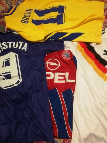 Customer photo review of FIORENTINA FLORENCE 1998/1999 Home Kit - Short sleeve