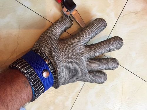 Customer photo review of SCHNITT-FIT - der zuverlässige Schnittschutz-Handschuh aus Edelstahl