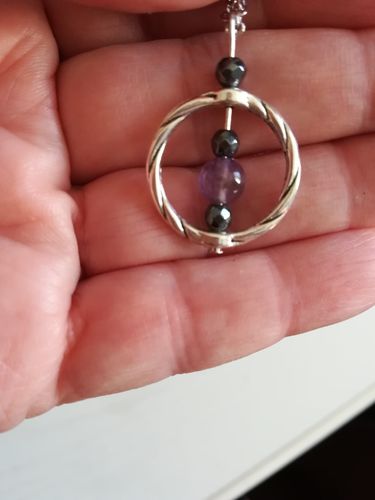 Customer photo review of COLLIER PENDENTIF AMETHYSTE HEMATITES
