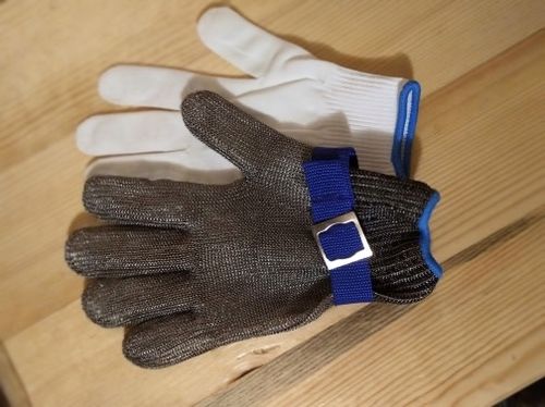 Customer photo review of SCHNITT-FIT - der zuverlässige Schnittschutz-Handschuh aus Edelstahl