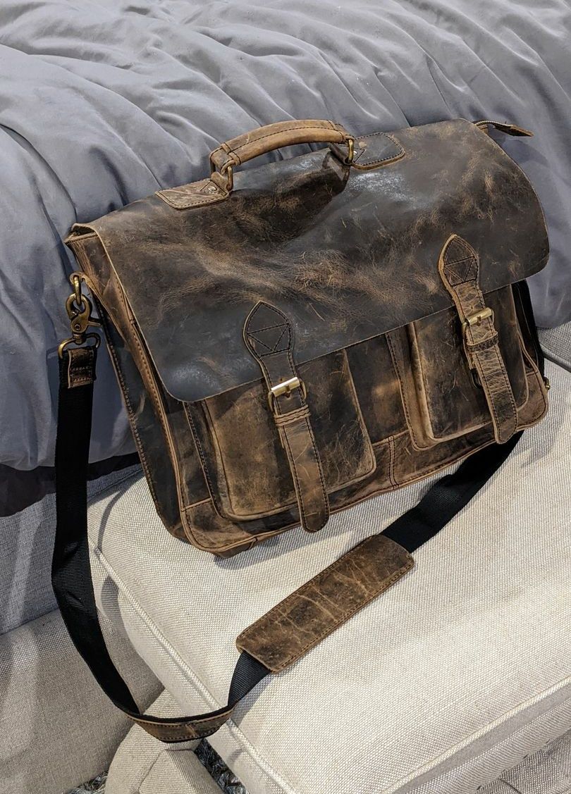 Customer photo review of Retro Buffalo Hunter Leather Laptop Messenger Bag