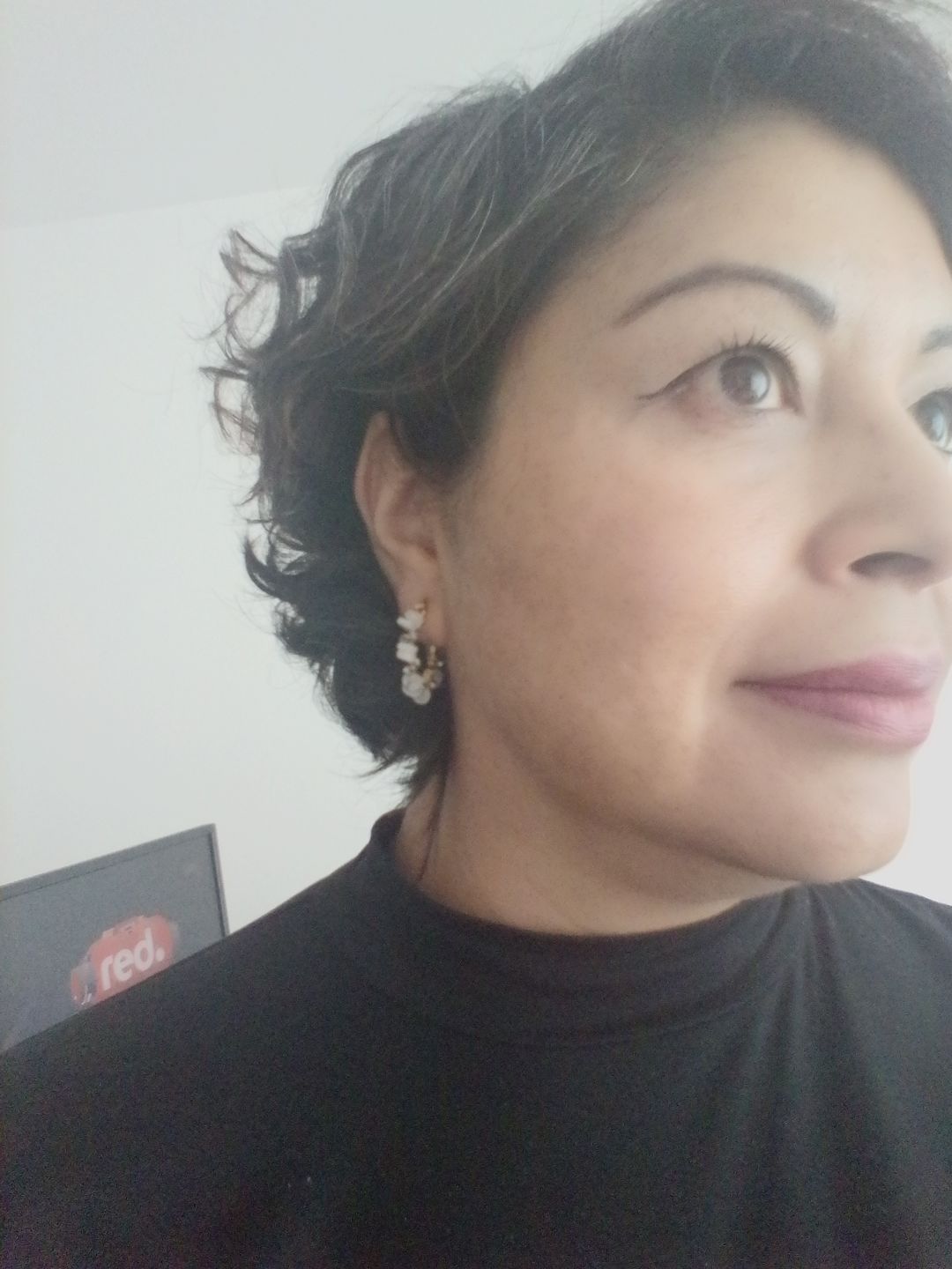 Customer photo review of Arracadas Roca Luna y Cristal