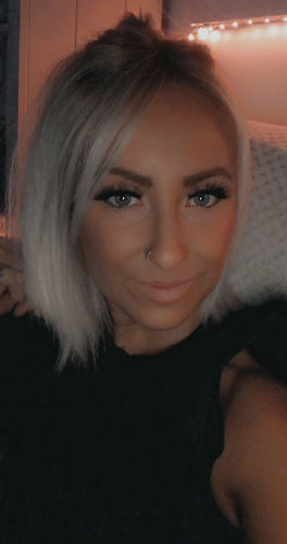 Customer photo review of Amber Magnetic Eyelashes and Eyeliner Kit