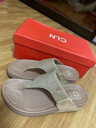 Customer photo review of Samara Comfort Slides