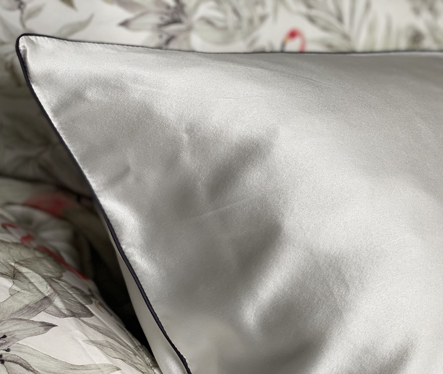 Customer photo review of Brilliant White Pure Silk Pillowcase