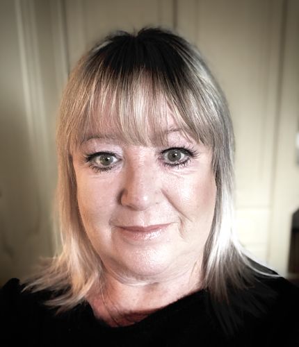 Customer photo review of Sapphire Magnetic Eyelashes and Eyeliner Kit
