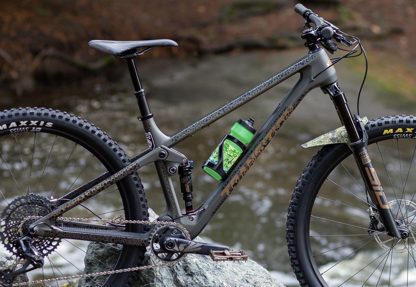 Customer photo review of Cheetah Frame Keeper