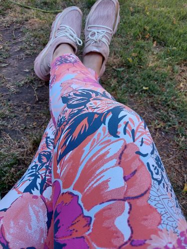 Customer photo review of 7/8 Eco Legging Flowers Waterfall