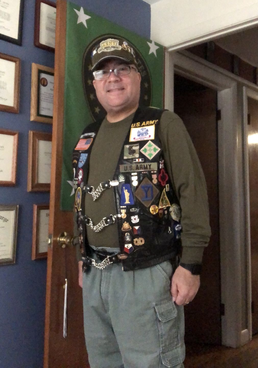 Customer photo review of US Army Veteran Pin