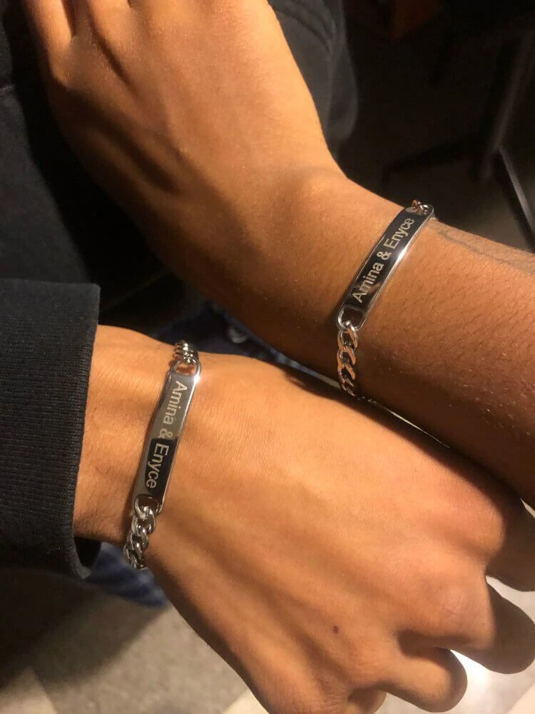 Customer photo review of LOANYA Pärchen-Armband mit individuellem Schriftzug