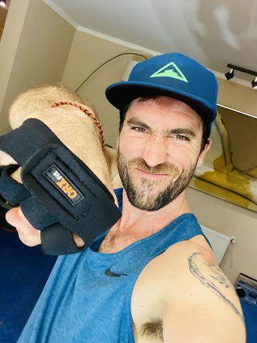 Customer photo review of Guantes Pesas GRAB Hombre