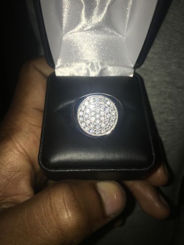 Customer photo review of VVS Moissanite Signature Ring