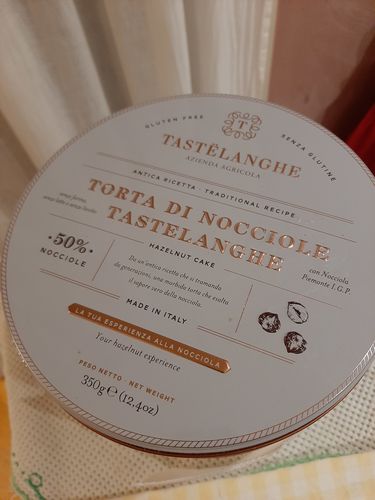 Customer photo review of Torta di Nocciole Tastëlanghe + Crema di Nocciole + Confezione Nocciola "Tostata"