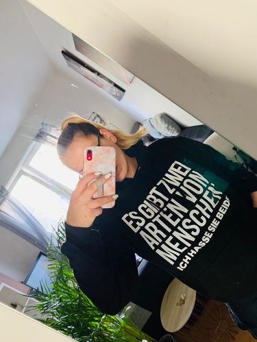 Customer photo review of 2 Arten Menschen - Words on Shirts  - Unisex Kapuzenpullover Hoodie
