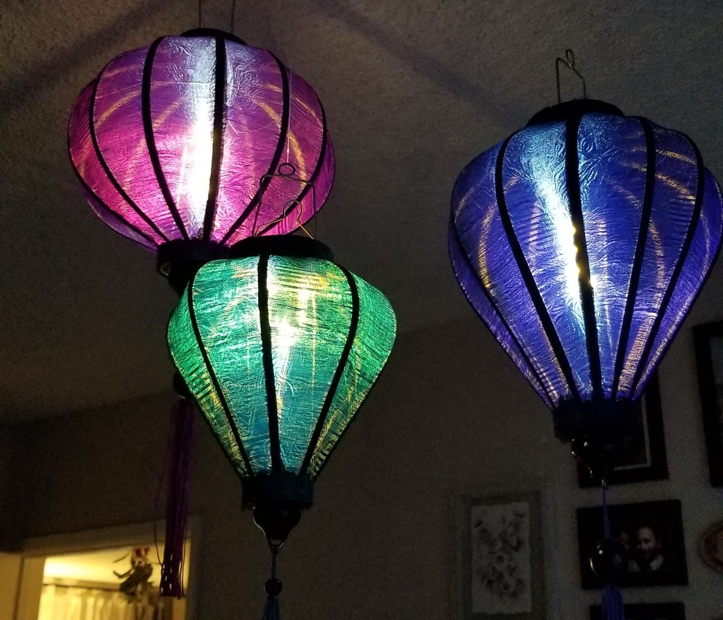 Customer photo review of MoonBright™ 12-LED Omni360 Remote Control Omni-Directional Lantern Light, Hanging / Table Top, Warm White (Battery Powered)