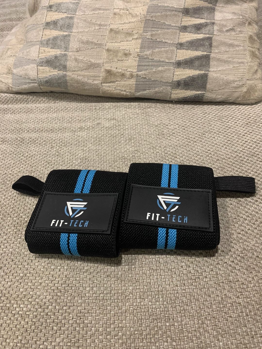Customer photo review of Fit-Tech Ultimate Support Wrist Straps