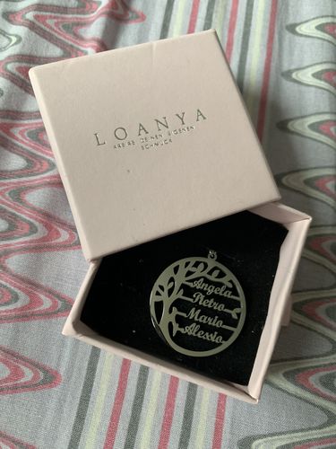 Customer photo review of LOANYA Lebensbaum Kette mit personalisierten Namen
