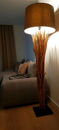 Customer photo review of Stehleuchte Treibholz Elementaire Höhe 175 cm | Lampenschirm: Braun