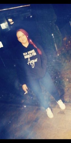 Customer photo review of Ich sorge immer für Ärger - Words on Shirt  - Unisex Kapuzenpullover Hoodie