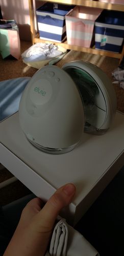 Customer photo review of Elvie Pump Double