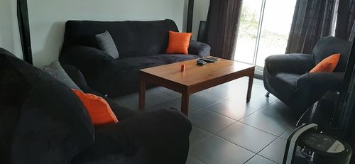 Customer photo review of Noir - Housses en velours Extensibles de Fauteuil et Canapé - La Maison des Housses
