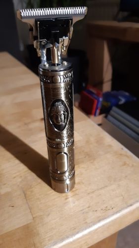 Customer photo review of IZZYCUT™ One - La tondeuse tendance pour cheveux et barbes