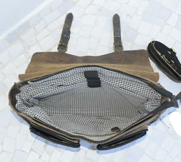 Customer photo review of Retro Buffalo Hunter Leather Laptop Messenger Bag