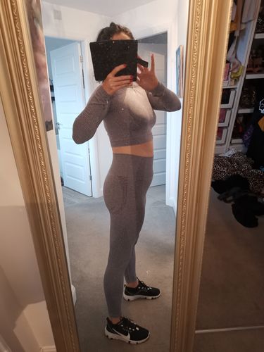 Customer photo review of Active 2 Long Sleeve Set
