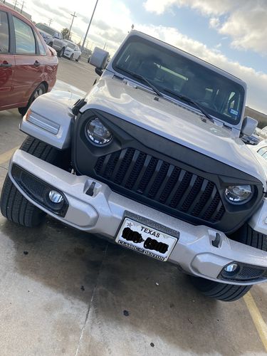 Customer photo review of Vader Grille w/ Mesh - Matte Black (18-21 Jeep Wrangler JL & Gladiator JT)