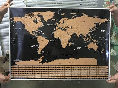 Customer photo review of Carte du Monde à Gratter Noire et Dorée