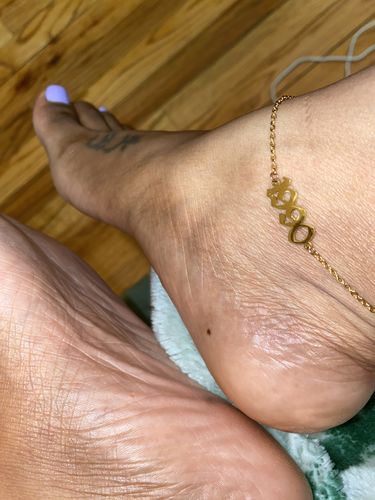 Customer photo review of Old English Birth Year Anklet