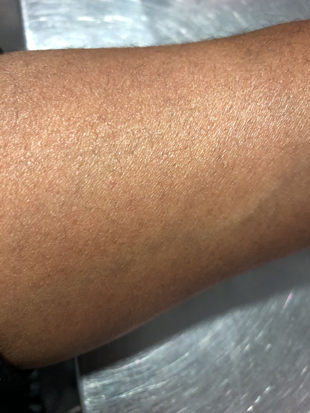Customer photo review of Fair and White Carrot Shower Gel With Pomegranate And Melon Extracts (Jumbo-1000ml / 33.81 fl Oz)