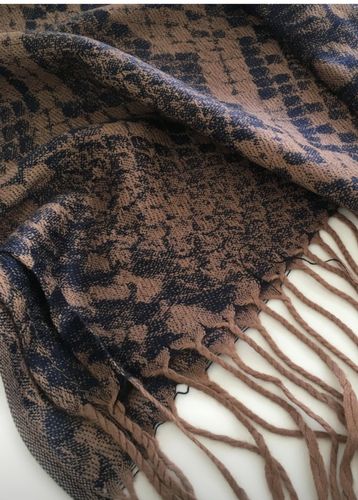 Customer photo review of NAVY BRONZE LARGE SNAKESKIN PRINT REVERSIBLE PASHMINA SHAWL SCARF
