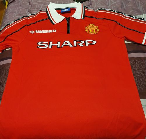 Customer photo review of MANU 1998/2000 Home kit