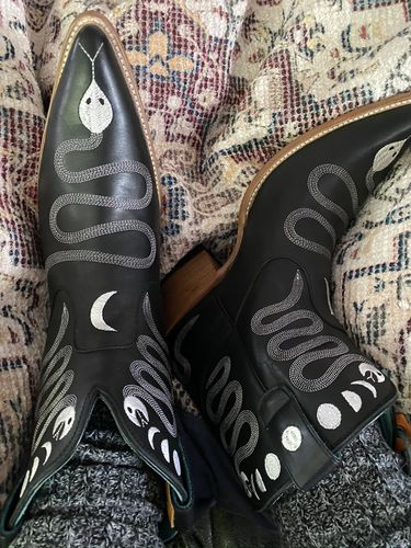 Customer photo review of No.2101 JUNCTION eastern boot pskaufman... x Me _ black leather womens