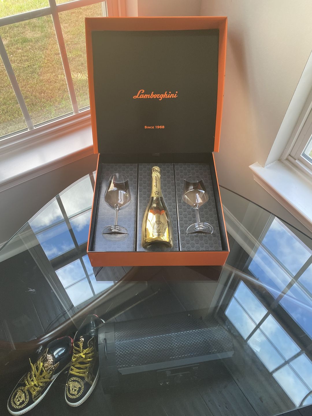 Customer photo review of Lamborghini: Torami Umbria Red with Gift Set