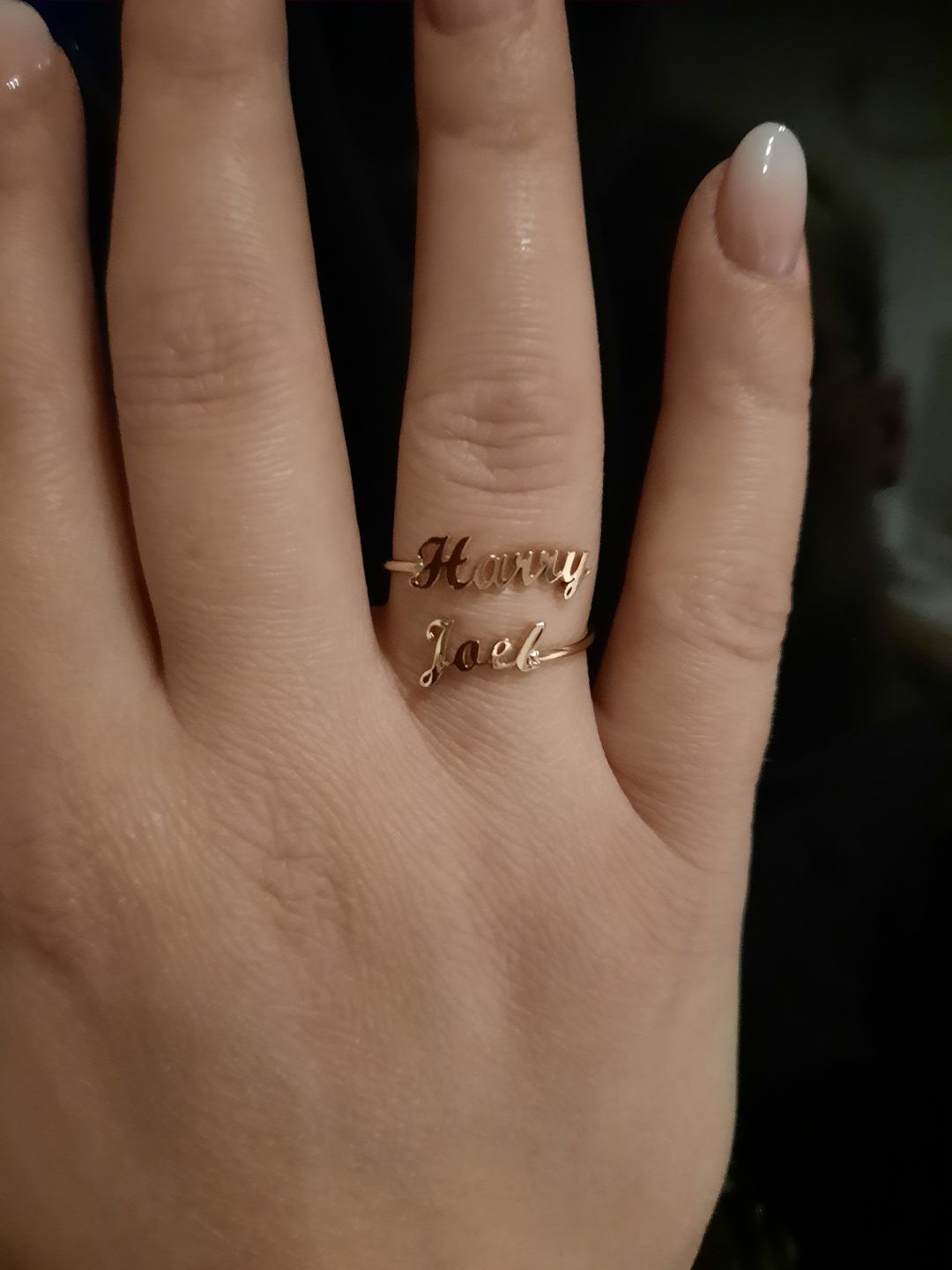 Customer photo review of LOANYA Ring mit zwei personalisierten Namen