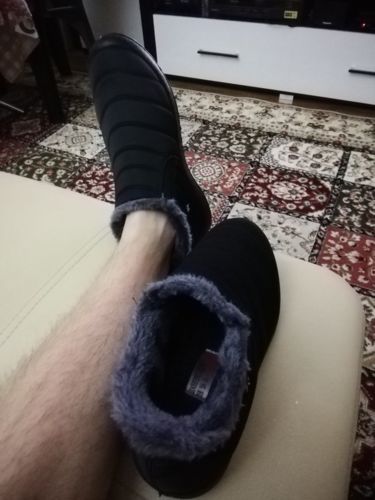 Customer photo review of Dacomfy Men's warm and waterproof snow boots