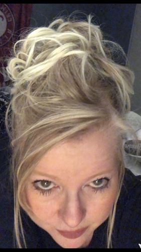 Customer photo review of JuvaBun Messy Bun