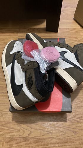 Customer photo review of Jordan 1 Retro High Travis Scott