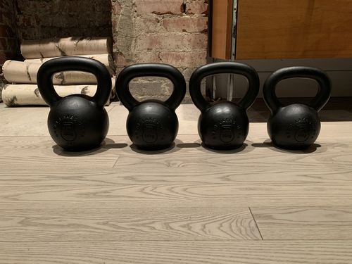 Customer photo review of 18kg / 40lbs E-coated Cast Iron Kettlebell