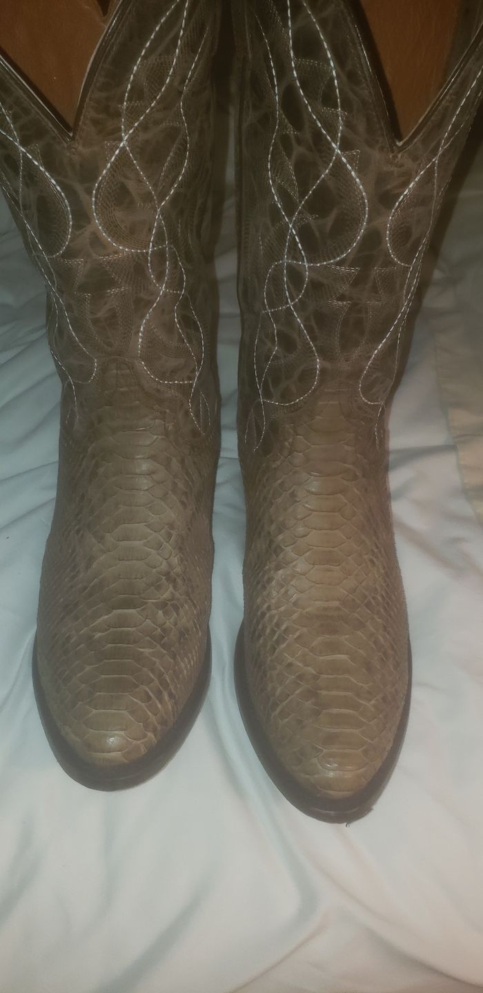 Customer photo review of Men's Manning Python Western Boots