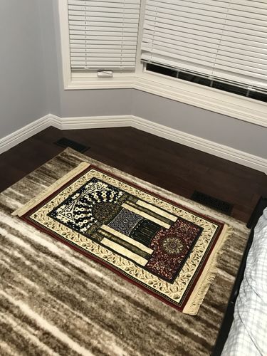 Customer photo review of Standard Mihrab Prayer Mat