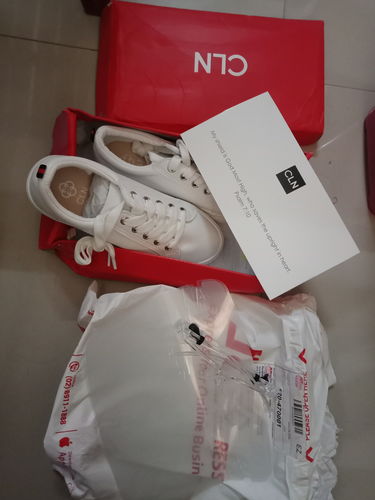 Customer photo review of Ryde Flat Sneakers