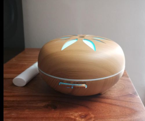 Customer photo review of FLORES - 550ML Aroma Diffuser und Luftbefeuchter mit 7 LED Farben
