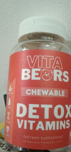 Customer photo review of Detox Vitamin Gummies