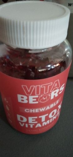 Customer photo review of Detox Vitamin Gummies