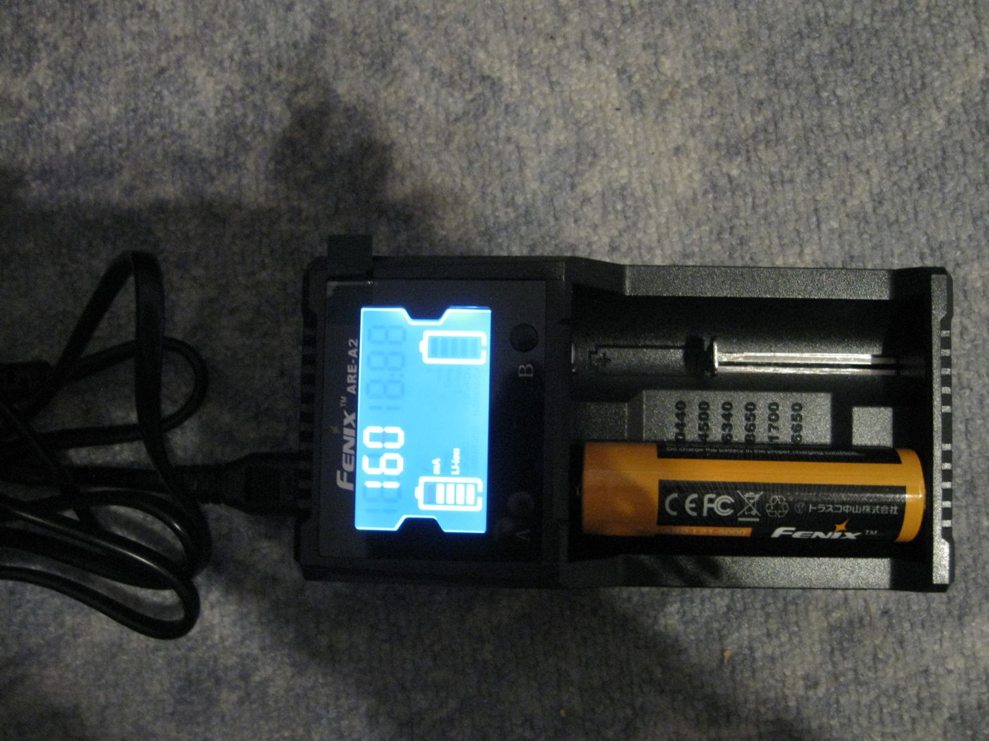 Customer photo review of Fenix ARE-A2 - Chargeur de batterie intelligent à 2 canaux