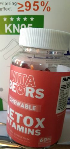 Customer photo review of Detox Vitamin Gummies